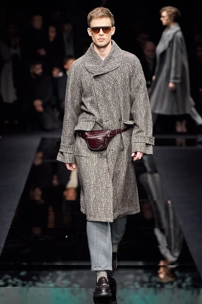 Look 15
